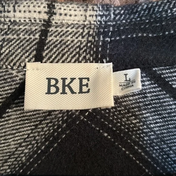 BKE from Buckle mixed media flannel shacket - Picture 2 of 5